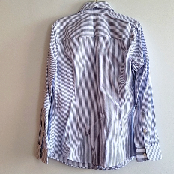 NWT Gap Classic Fitted button down shirt, Small - Picture 2 of 5